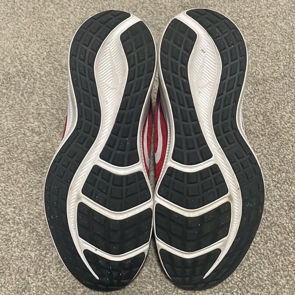 Red Nike Downshifter boys shoes - Picture 4 of 4